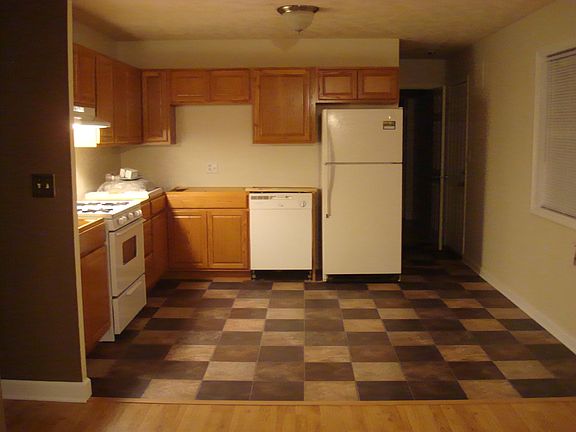 Counter top is installed just not pictured here.