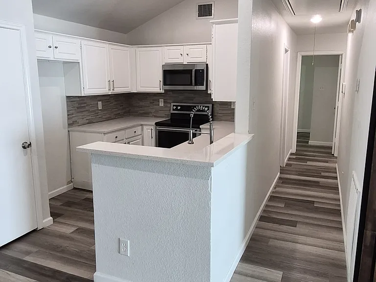 827 Prairie Creek Dr — Photo 8