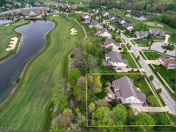 5th image of 7346 Capilano Dr