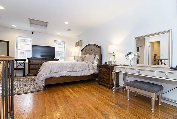 Rented by HH Realty | media 7
