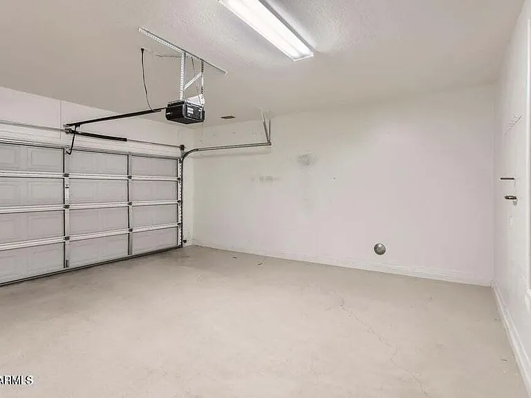 2039 W Kathleen Rd — Photo 29