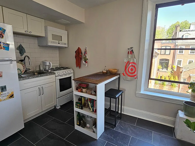 2025 Pine St #3F — Photo 2