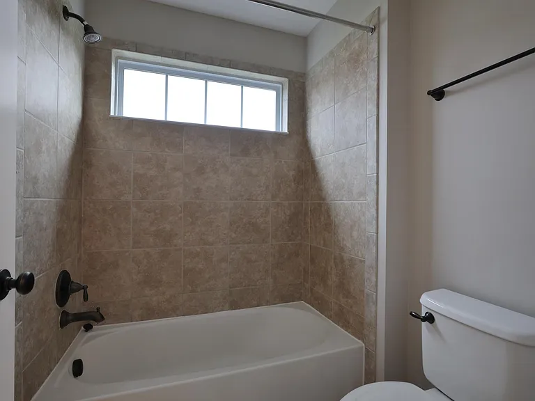 1412 Leesland Dr — Photo 32