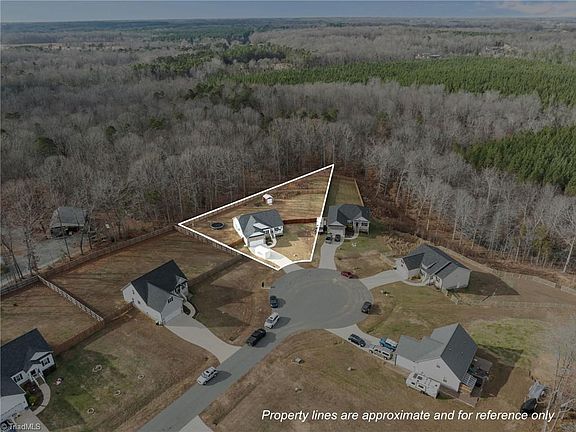 2nd image of 4824 Lord Andrews Pl