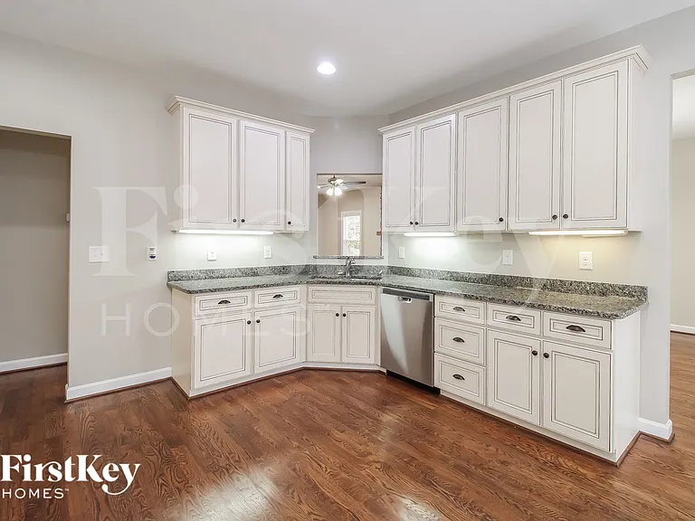 1803 Gracewood Dr — Photo 5