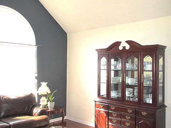 3rd image of 1775 Cobblestone Dr