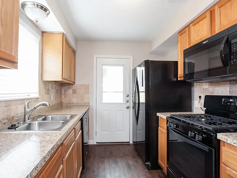 1817 Wren Dr — Photo 7
