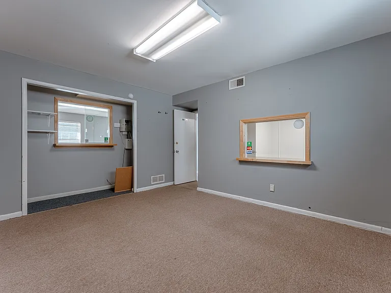 5100 John F Kennedy Blvd — Photo 11