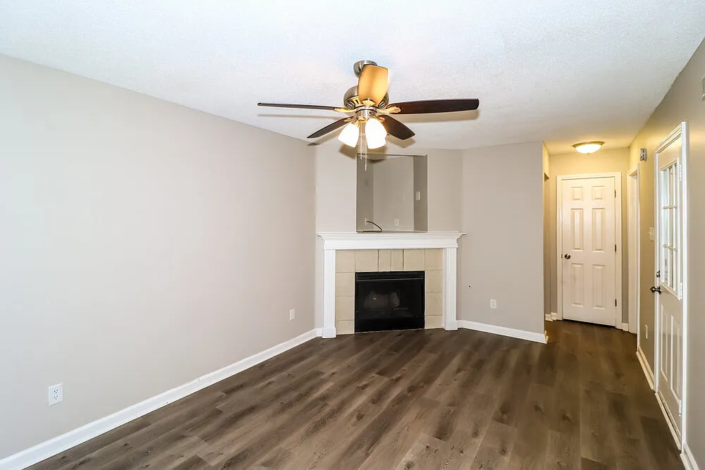 3 bed, 2.0 bath, 1300 sqft, $1,710 — Photo 4