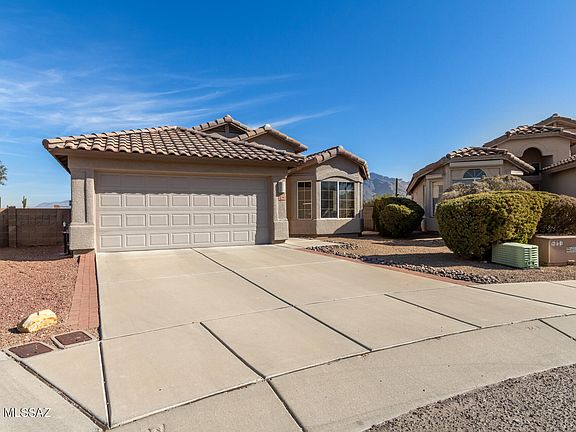 2nd image of 2560 W Bluffs Peak Ct