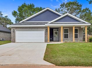 1605 S 9th St, Ocean Springs, MS 39564