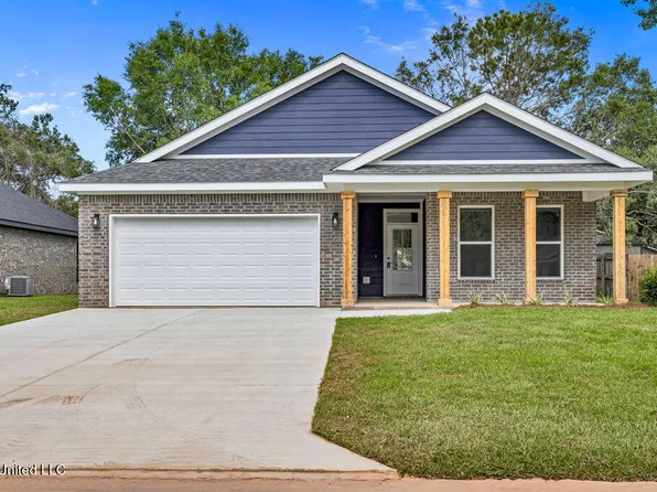 1605 S 9th St, Ocean Springs, MS 39564