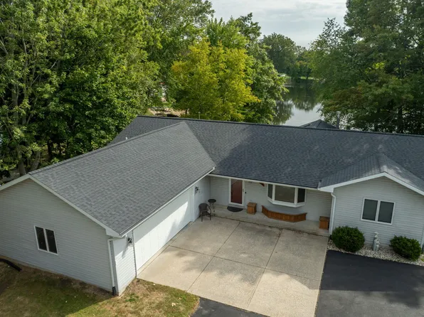 8286 Peninsula Dr #84, Stanwood, MI 49346