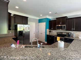 621 Lumber Ln, Charlotte, NC 28214