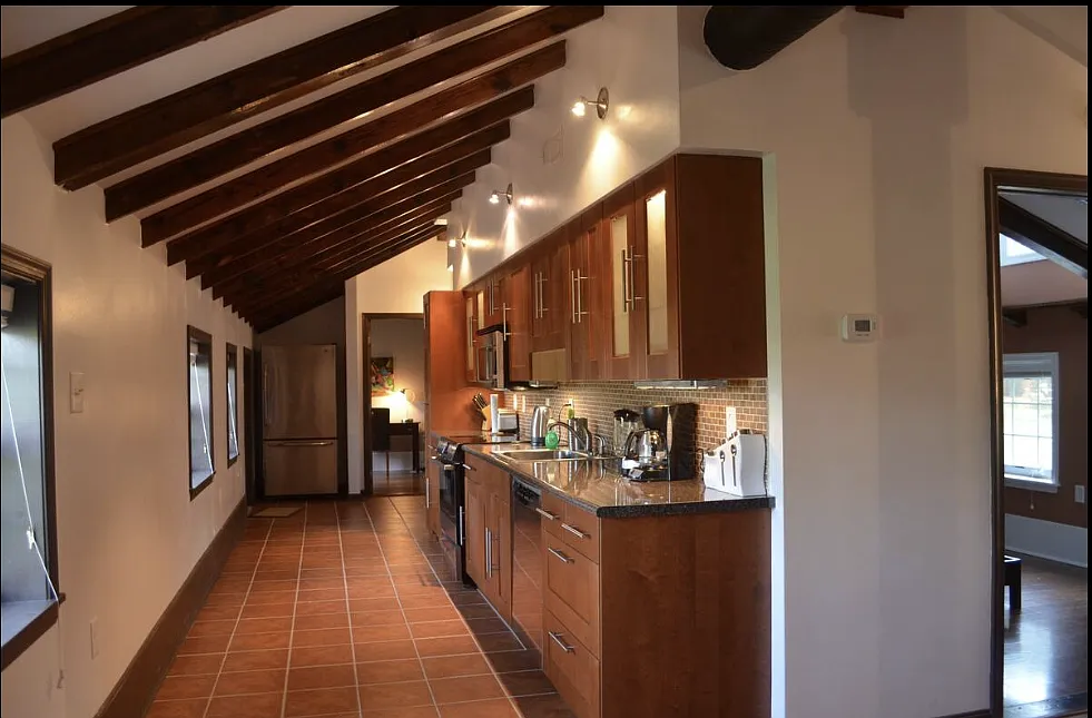 2 bed, $1,895 — Photo 1