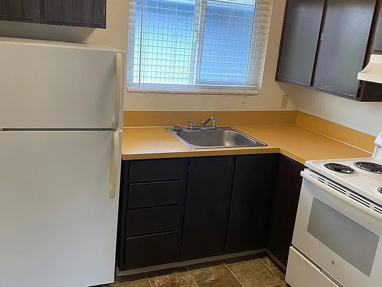 950 NW Sycamore Ave #4 — Photo 8