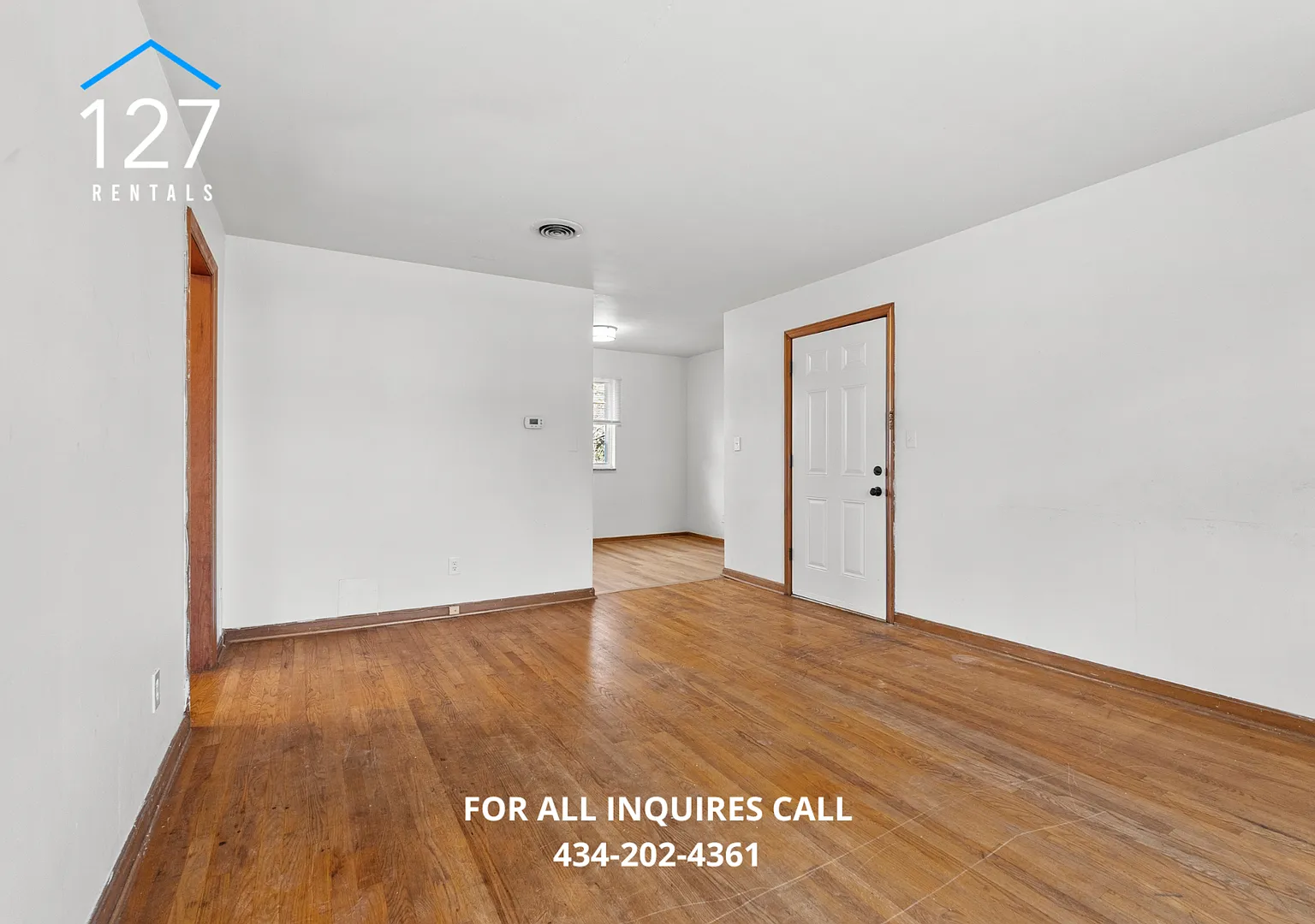 2 Bedroom Apartment in Great Location — Photo 2