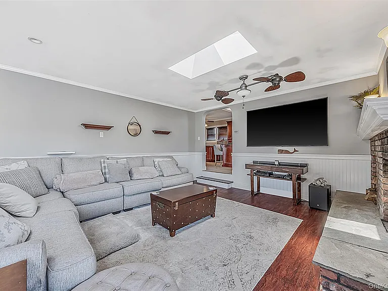 53 Mowbray Ave — Photo 7