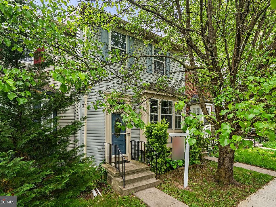1st image of 319 Rock Springs Ct