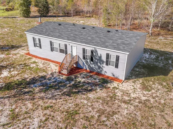 6120 284th St, Branford, FL 32008