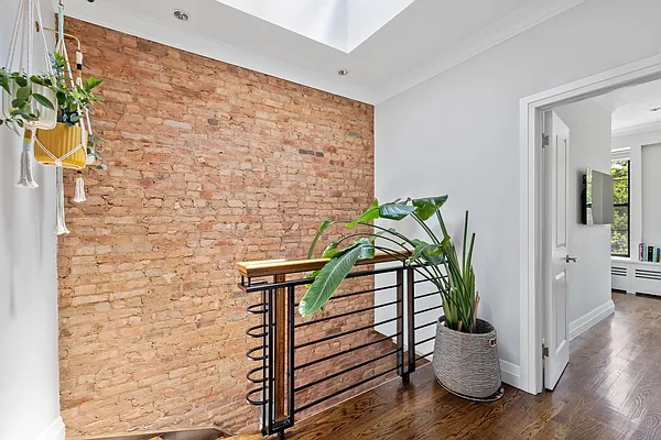 Sold by Compass | media 9