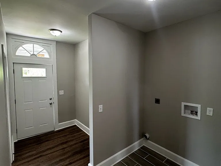 4725 Southern Pkwy #1 — Photo 8
