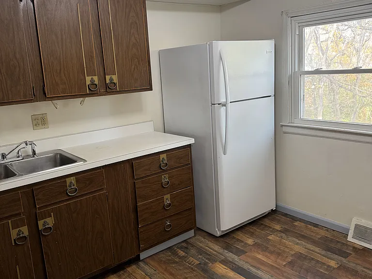 701 1/2 Broad St #C — Photo 3