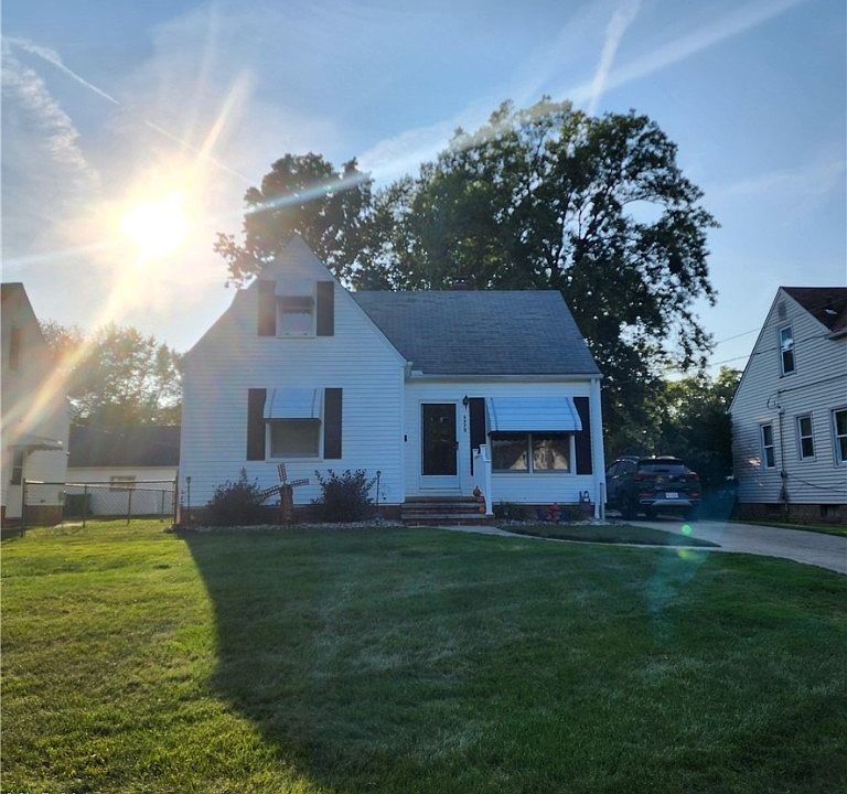 6970 Orchard Blvd, Parma Heights, OH 44130 Zillow