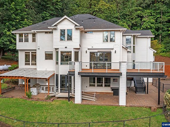 4th image of 846 55th Ave NW
