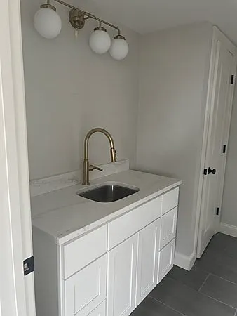 83 Upland St — Photo 14