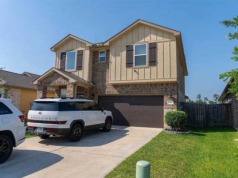 7010 Silverleaf Oak St — Photo 1