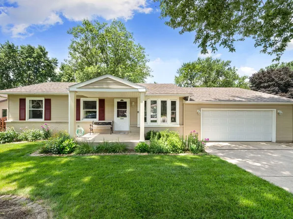 4N160 Kenwood Ave, West Chicago, IL 60185