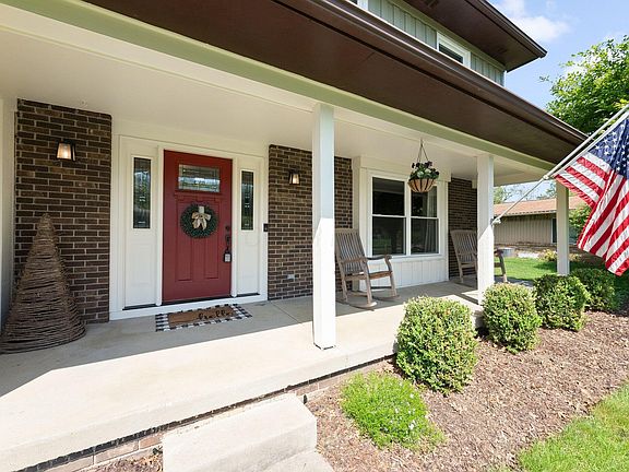 3rd image of 1837 Chimney Hill Ct