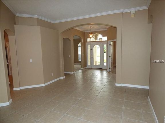 5th image of 2718 Treymore Dr