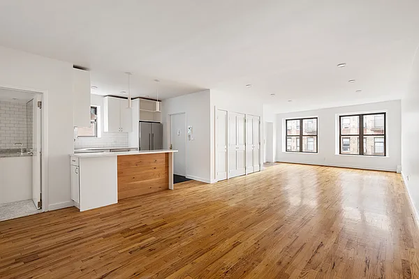 Rented by OFFICIAL | media 7