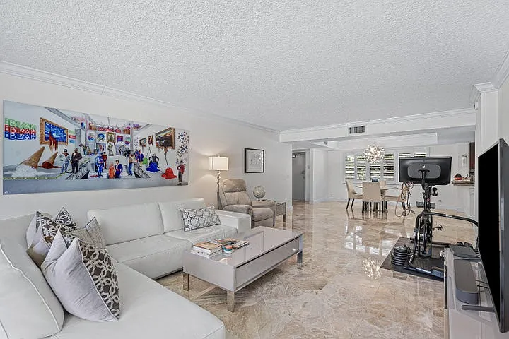 277 N Ocean Blvd — Photo 2