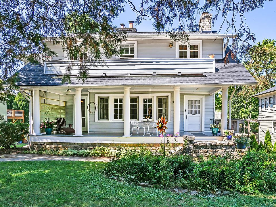 The covered front porch runs the full length of the house and is for private use for this apartment only.