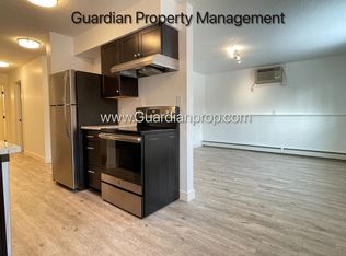 Northeast 1st Floor Apartment, Newly Renovated, Dishwasher, 1 Parking Space (Pet Free Building), Minneapolis, MN 55413