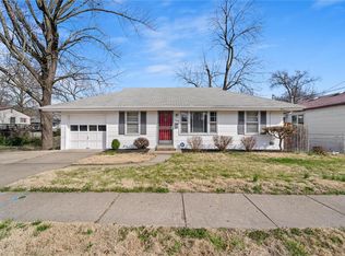 609 Chambers Rd, Saint Louis, MO 63135