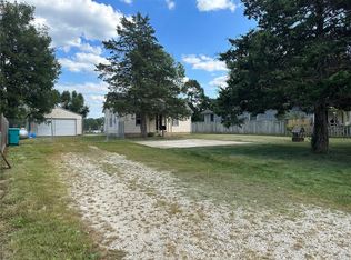714 S Walnut St, Gerald, MO 63037