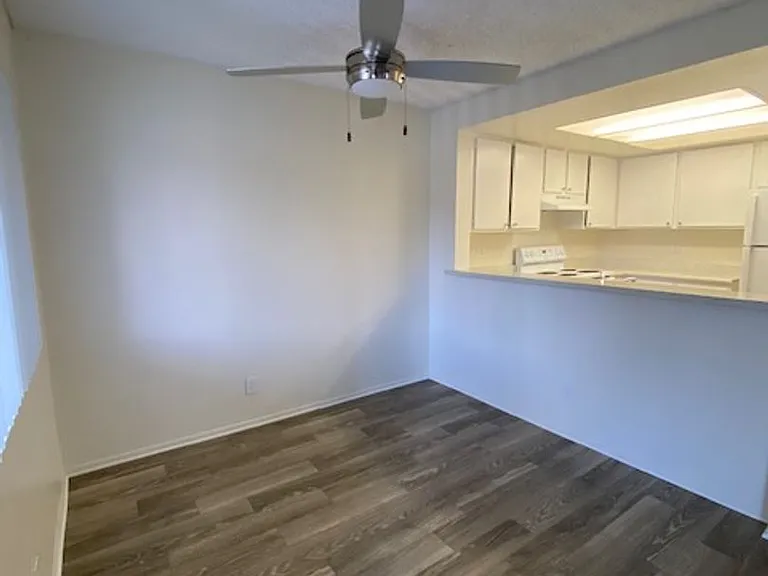 Summer Brook Apartments — Photo 34