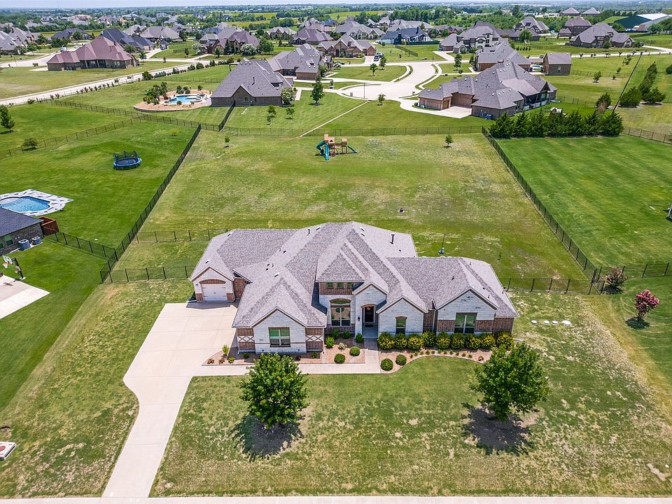 1st image of 821 Abington Way