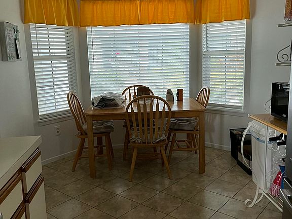 5th image of 4822 Lake Waterford Way W #8224