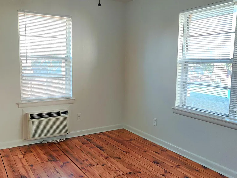 5729 Martel Ave #D — Photo 5