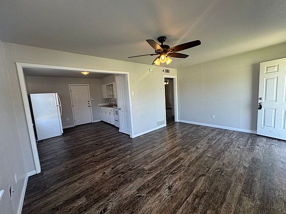 5th image of 106 W Truman Ave