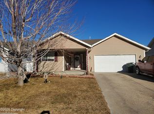 1212 Sioux Ave, Gillette, WY 82718