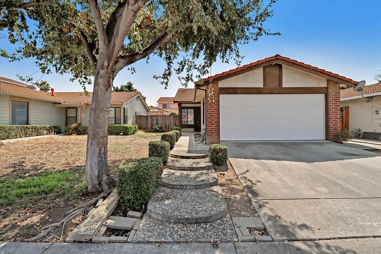 2878 Bouveron Ct — Photo 3