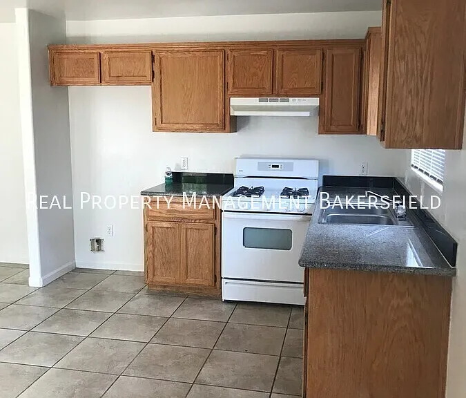 106 E Warren Ave #B — Photo 2