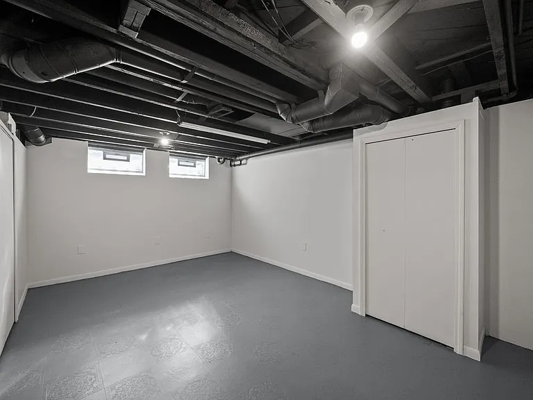650 W Lincoln St — Photo 37