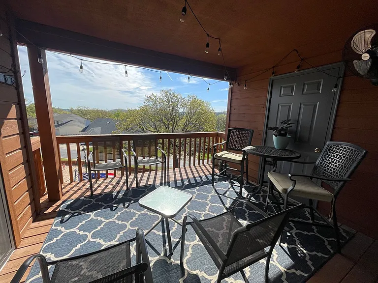 193 Avondale Dr #10 — Photo 3